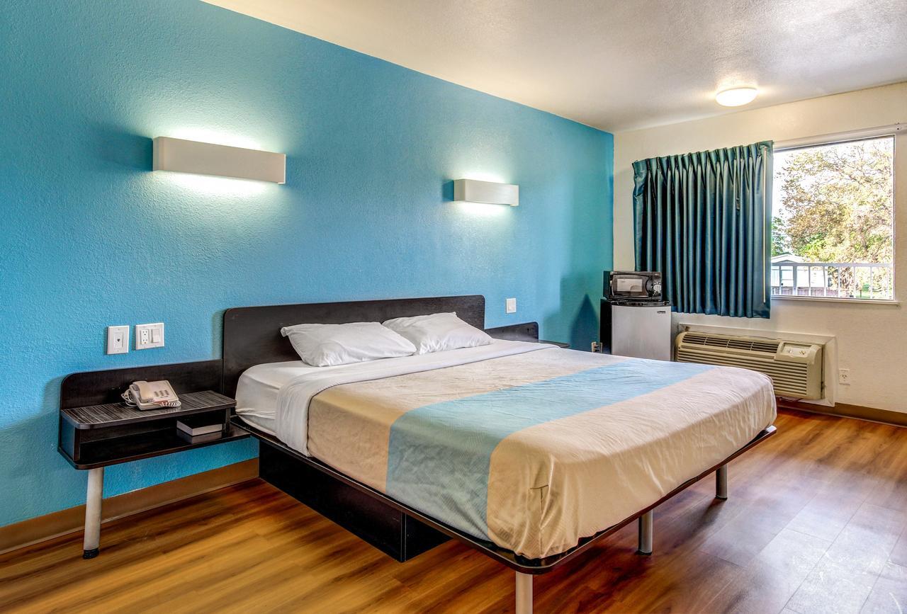 Motel 6 Waco - Lacy Lakeview Bellmead Екстериор снимка
