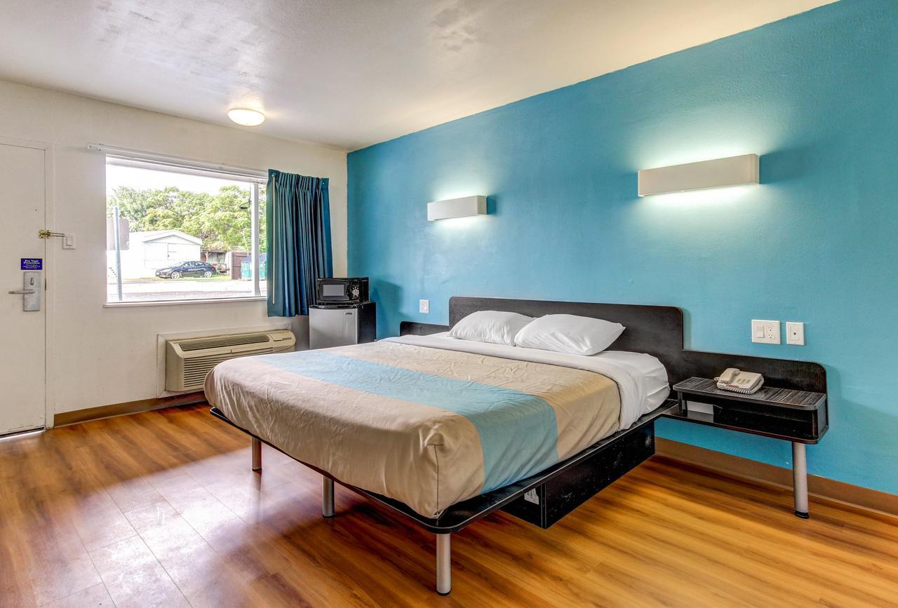 Motel 6 Waco - Lacy Lakeview Bellmead Екстериор снимка