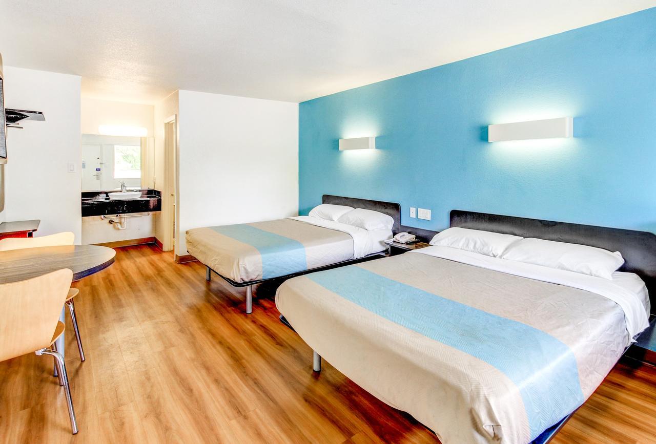 Motel 6 Waco - Lacy Lakeview Bellmead Екстериор снимка