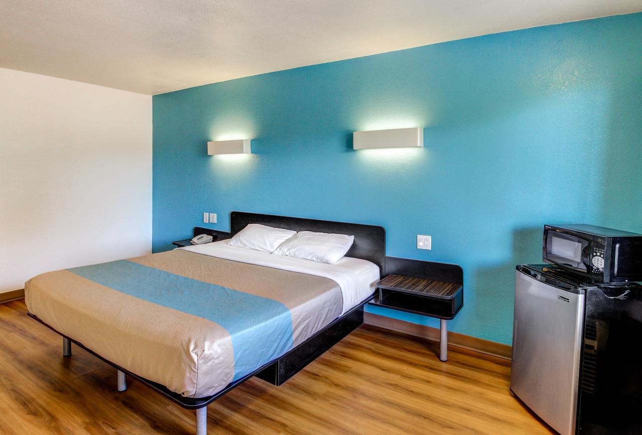 Motel 6 Waco - Lacy Lakeview Bellmead Екстериор снимка