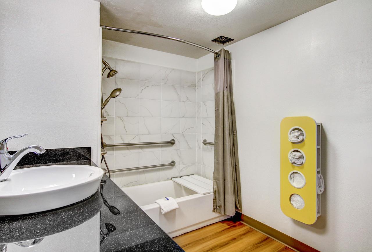 Motel 6 Waco - Lacy Lakeview Bellmead Екстериор снимка