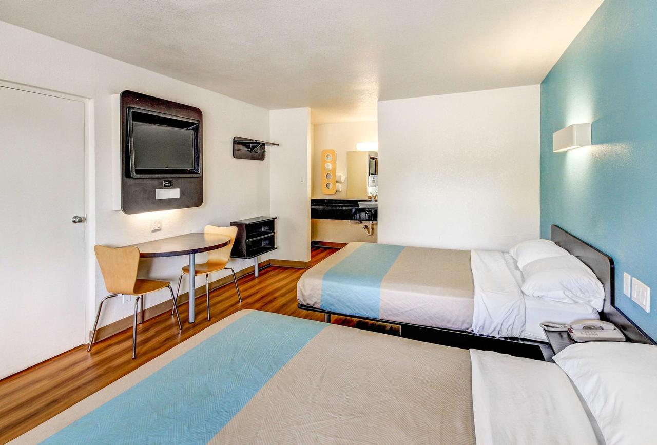 Motel 6 Waco - Lacy Lakeview Bellmead Екстериор снимка