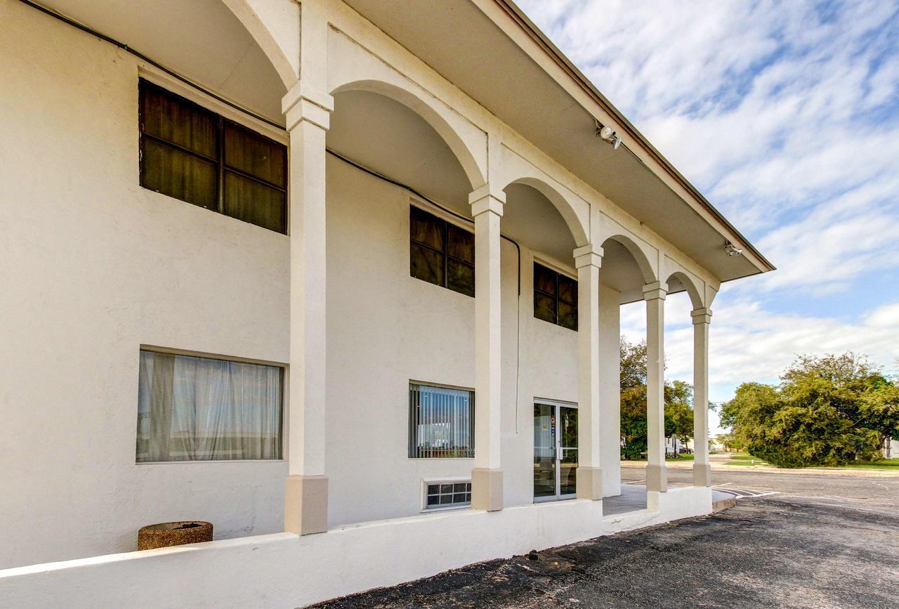 Motel 6 Waco - Lacy Lakeview Bellmead Екстериор снимка